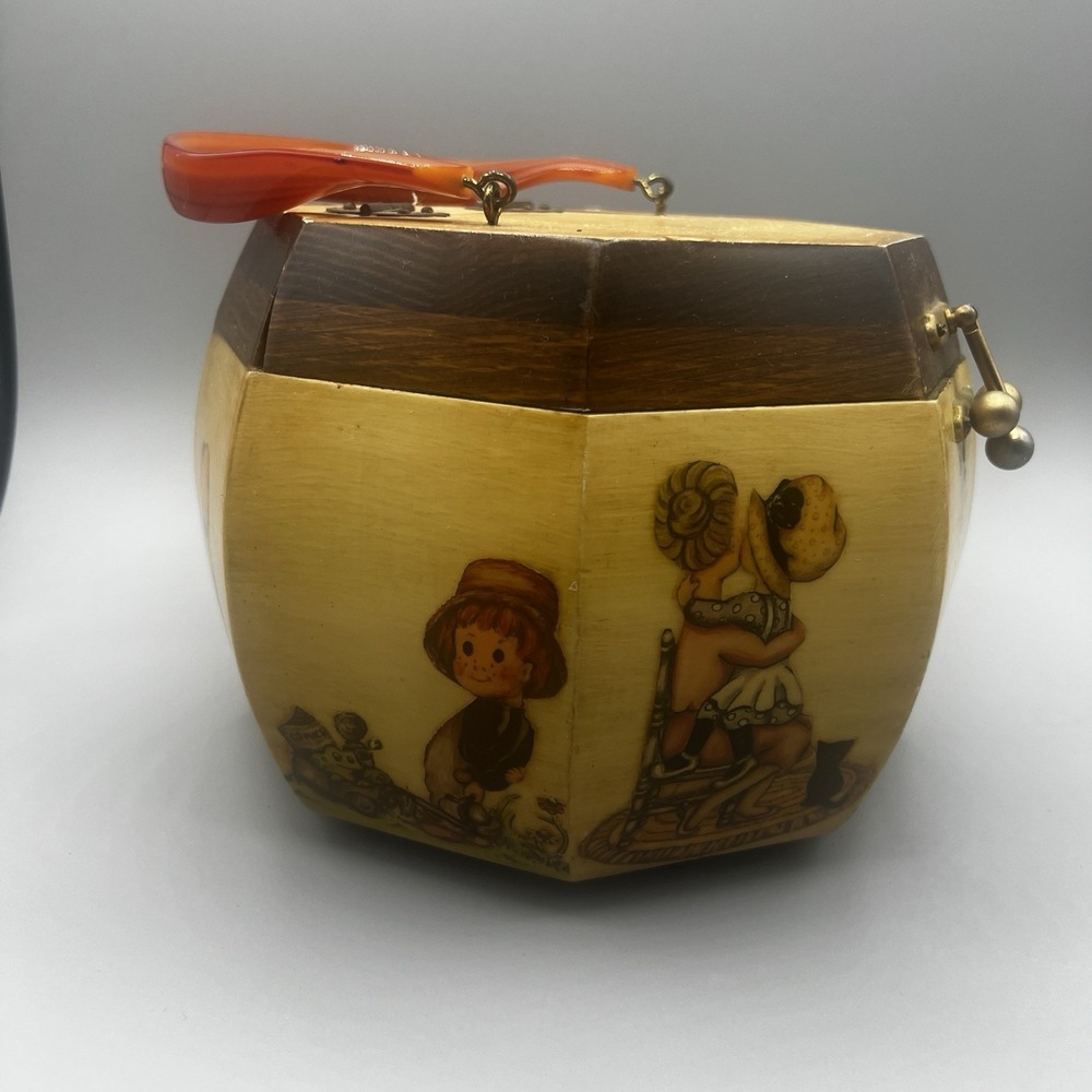 Vtg Octagonal Wooden Bucket Box Purse Lucite Handle Holly Hobbies 1974 Few Flaws - Picture 2 of 13
